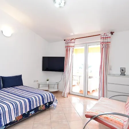 Apartment With A Parking Space - 21036