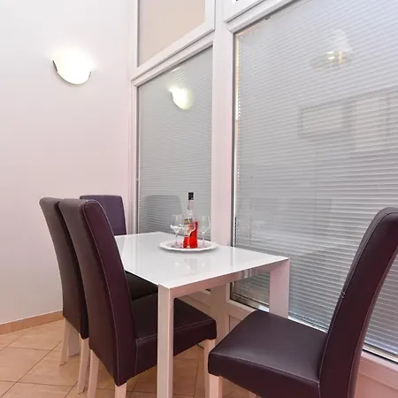 With Parking Space - 21036 Pula