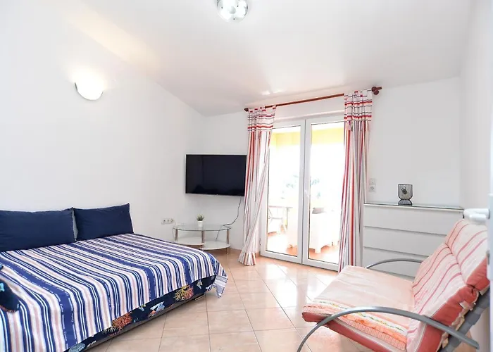 Apartman With Parking Space - 21036