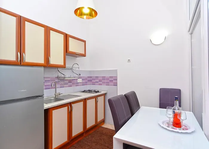 Apartman With Parking Space - 21036